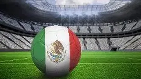 重磅！38岁足球传奇于汉超告别绿茵场，申花不再续约，辉煌20年斩获13冠，520战力挽狂澜轰入95球！