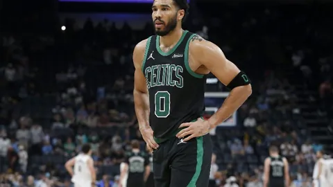 曼城英超受阻，罗迪奇缺阵难题待解，瓜迪奥拉迎战利物浦面临三重考验